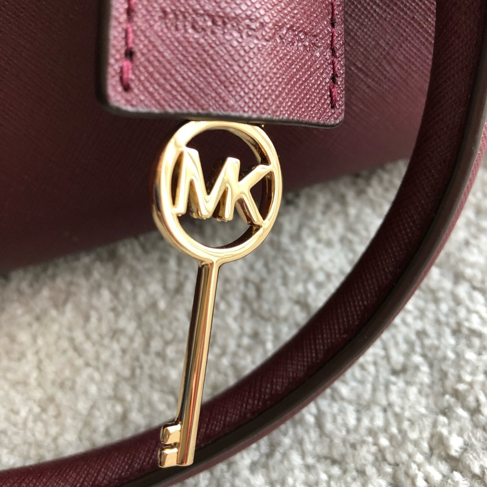 Michael Kors Hamilton Bag - Picture 16 of 16